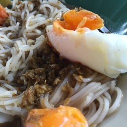 ขนมจีนแม่แววไสไทย