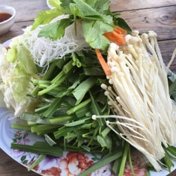 เจ๊น้อยหมูกะทะ ตลาดลาว