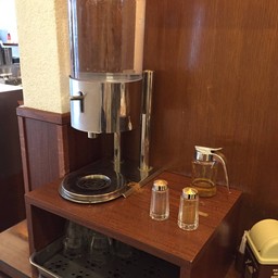 มีน้ำเปล่าบริการฟรีด้วยค่ะ