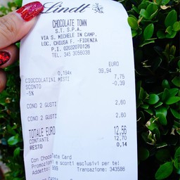 โคนละ €2.6 ได้ 2 รส ถูกกว่าร้านข้างทางอีก