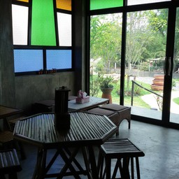 มุมหน้าตู้เค้ก