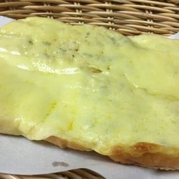 ขนมปังกระเทียมชีส