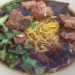 ก๋วยเตี๋ยวเป็ด หมู ไก่ตุ๋นยาจีน