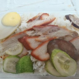 ชามต้นตำรับ หมูแดงอบน้ำผึ้ง