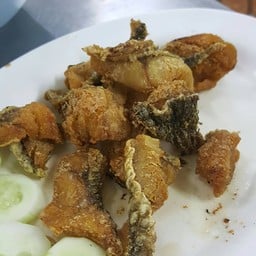 ครัวไฝ อาหารตามสั่ง ม.ธนินทร
