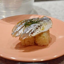 ข้าวหน้าปลาอะไรไม่รู้ ปลาจะแข็งๆ