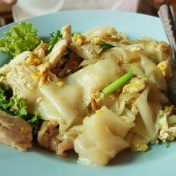 ก๋วยเตี๋ยวจี๊ดจ๊าด (เจ๊ศรี)