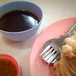 น่าจะเป็นนำ้ราด ไม่น่าใช่นำ้ซุป ออกเค็มๆ