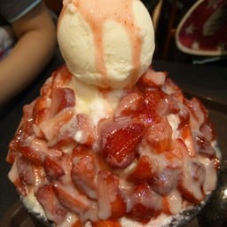 เหมาะสำหรับ 2-3 คน ไม่หวานมาก กำลังดี เพื่อนๆ ชอบ เมนูนี้ แต่เราว่า สตอร์เบอร์รี