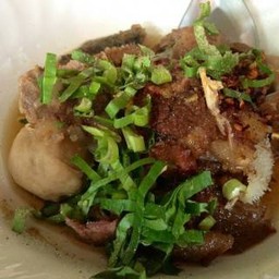 ก๋วยเตี๋ยวหมูน้ำตก