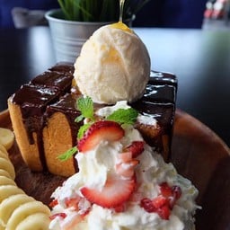 โทศต์ร้อนๆราดช้อดโกแลตโฮมเมด