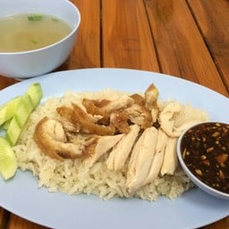 ก๋วยเตี๋ยวไก่เมืองตาก