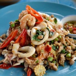 เจ๊แก้ว ก๋วยเตี๋ยวปลา อาหารตามสั่ง แหลมฉบังเก่า