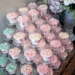 สามารถสั่ง เลือกรส สี เนื้อเค้กได้ตามใจชอบเลย