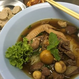 ก๋วยเตี๋ยวไก่ นวมินทร์ 68