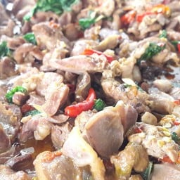 ผัดเผ็ดเครื่องในไก่ รสเด็ดเขียวครับ
