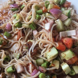 ยำขนมจีน