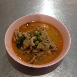 พแนงหมูใช้กะทิแท้ไม่ใช่กะทิกล่อง