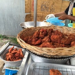 ข้าวเหนียวไก่ทอด