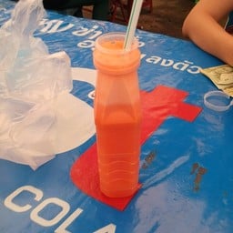 น้ำผลไม้ปั่น  หลังตึก ปตท.สำนักงานใหญ่