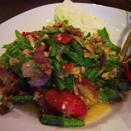 ตำถั่วหมูกรอบ