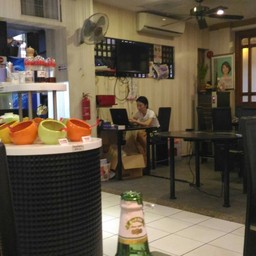 เจ๊เจ้าของร้าน