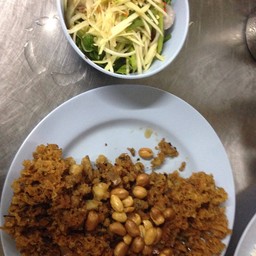 ยำปลาดุกฟู