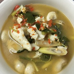 ต้มยำเนื้อปลาเก๋า (80฿)