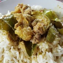 ข้าวแกงตรงข้ามอู่รถเมล์ 111