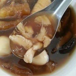 กระเพาะปลาน้ำแดงเนื้อปู