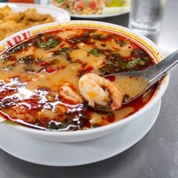 ร้านอาหารโต้รุ่ง แจ๋วห้องพัก