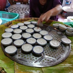 ขนมถ้วยรดชาดใช้ได้ครับ