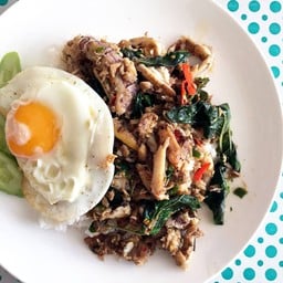 เจ๊เพ็ญ ผัดกะเพราเลิฟเวอร์