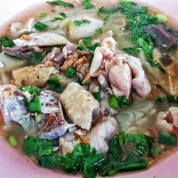 ก๋วยเตี๋ยวใต้สะพานวัดบางพระ