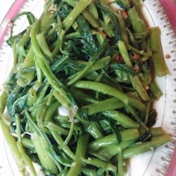 ผัดผักบุ้ง+ไข่เค็ม