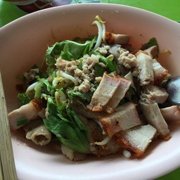 สั่งเกาเหลาแห้ง แล้วให้เค้าเพิ่มหมูกรอบให้หน่อย โครตพีค