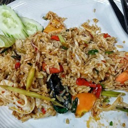 ข้าวผัดต้มยำทะเล