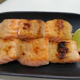 ท้องปลาแซลมอนย่าง