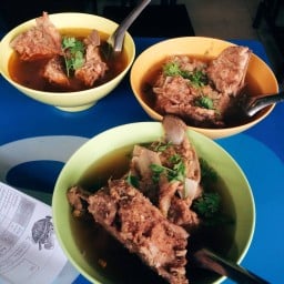 ซุปดูก & มันไก่ กาดมาลิน