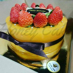 เค้กส้มผลไม้สดปอนด์ละ300ค่ะ