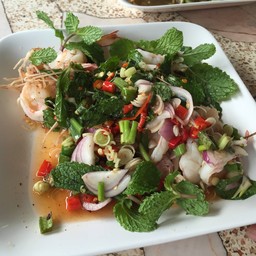กุ้งพล่า