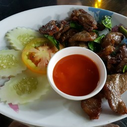 อาหารอร่อย ราคาสบายกระเป๋า ติดถนนขาออกชะอำ