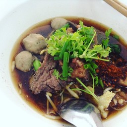 ก๋วยเตี๋ยวเนื้อรสเด็ด