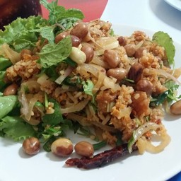 ยำแหนมคลุก *****