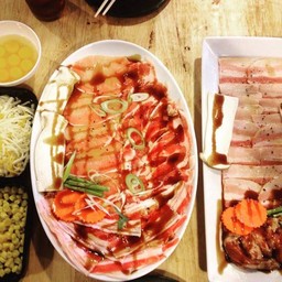ชุดหมู