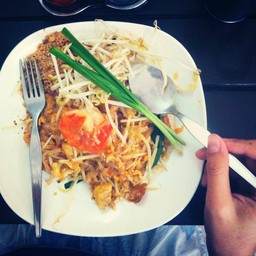 ผัดไทยกุ้งสด