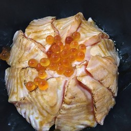 แซลม่อนอาบุรีด้ง