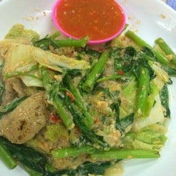 ก๋วยเตี๋ยวคั่วไก่ สุกี้ เจ๊หยุง