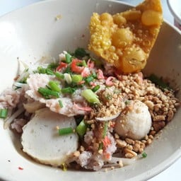 ก๋วยเตี๋ยวยายเพี้ยน