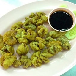 ไส้หมูพะโล้ทอด